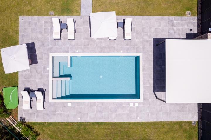 Αεροφωτογραφία των Castelia Luxury Villas και των ιδιωτικών πισινών τους, Άφρα, Κέρκυρα